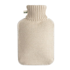 UMOI Öko Naturgummi Wärmflasche 1.8 Liter mit Strickbezug und weißen Nähten