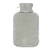 Öko Naturgummi Wärmflasche 1.8 Liter mit Strickbezug und weißen Nähten